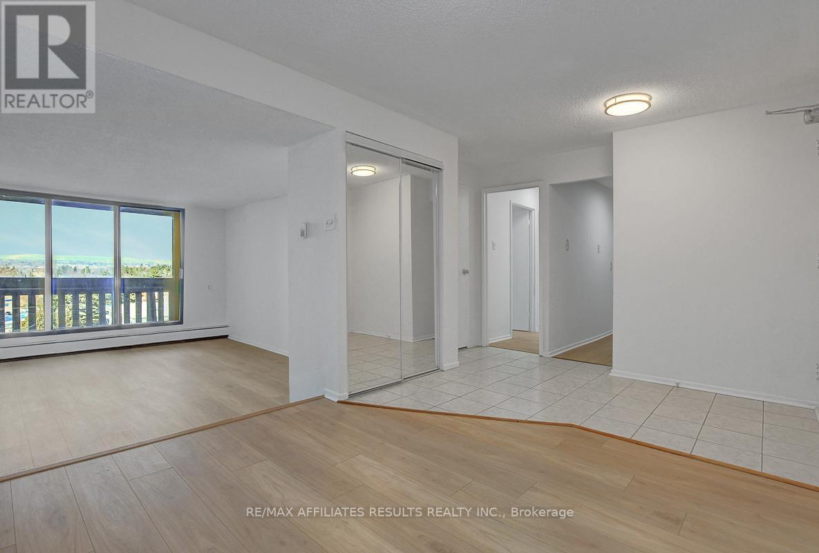 410 - 415 Greenview Avenue, Ottawa, ON - Indoor Photo Showing Other Room