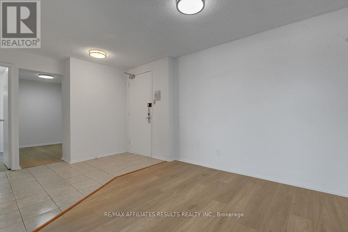 410 - 415 Greenview Avenue, Ottawa, ON - Indoor Photo Showing Other Room