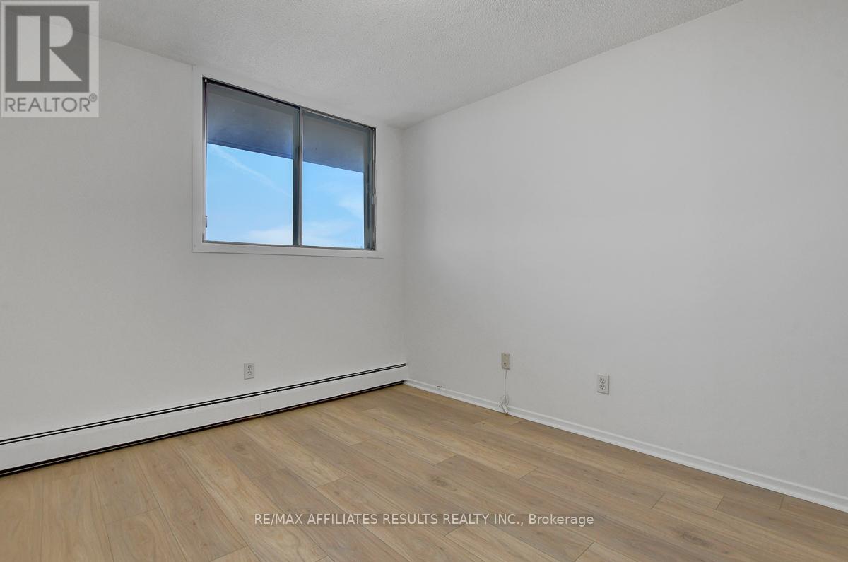 410 - 415 Greenview Avenue, Ottawa, ON - Indoor Photo Showing Other Room