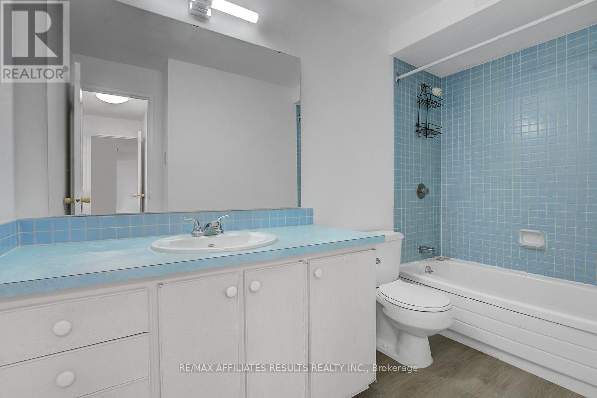 410 - 415 Greenview Avenue, Ottawa, ON - Indoor Photo Showing Bathroom
