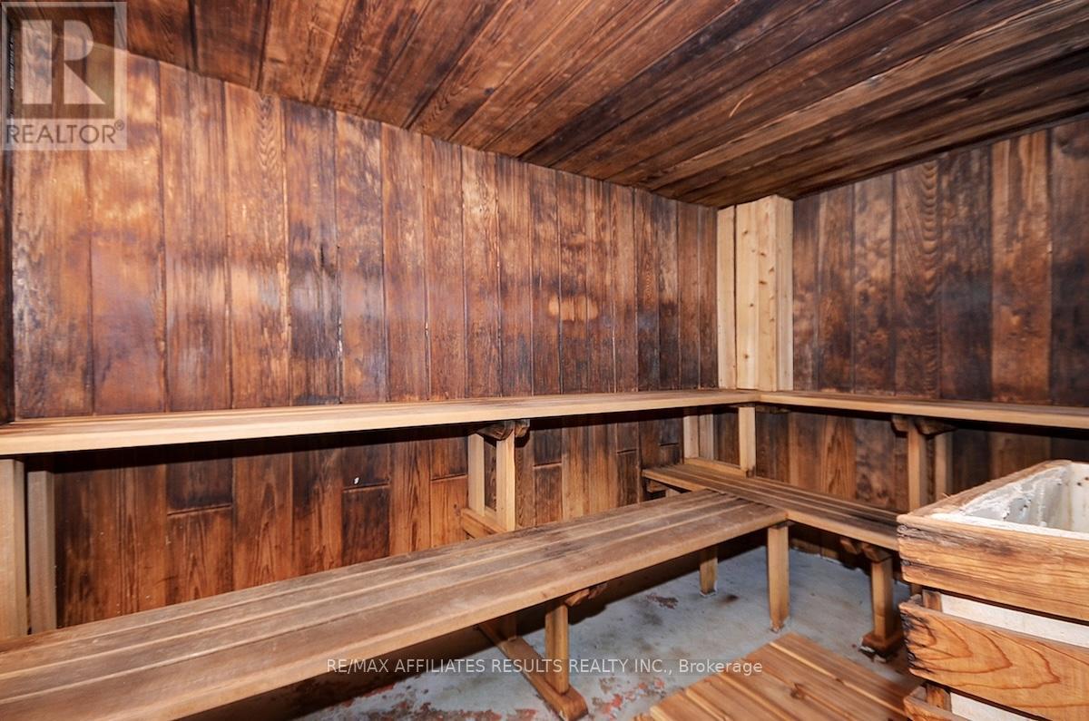 410 - 415 Greenview Avenue, Ottawa, ON - Indoor Photo Showing Other Room