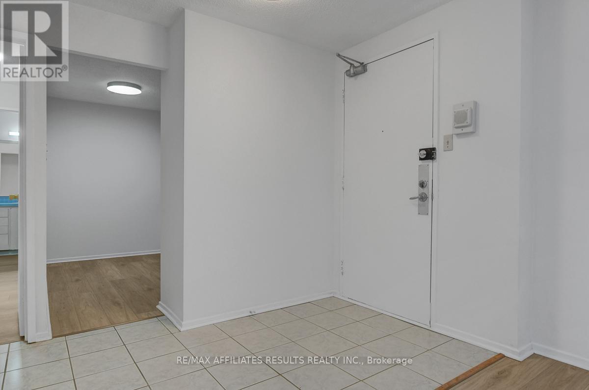 410 - 415 Greenview Avenue, Ottawa, ON - Indoor Photo Showing Other Room