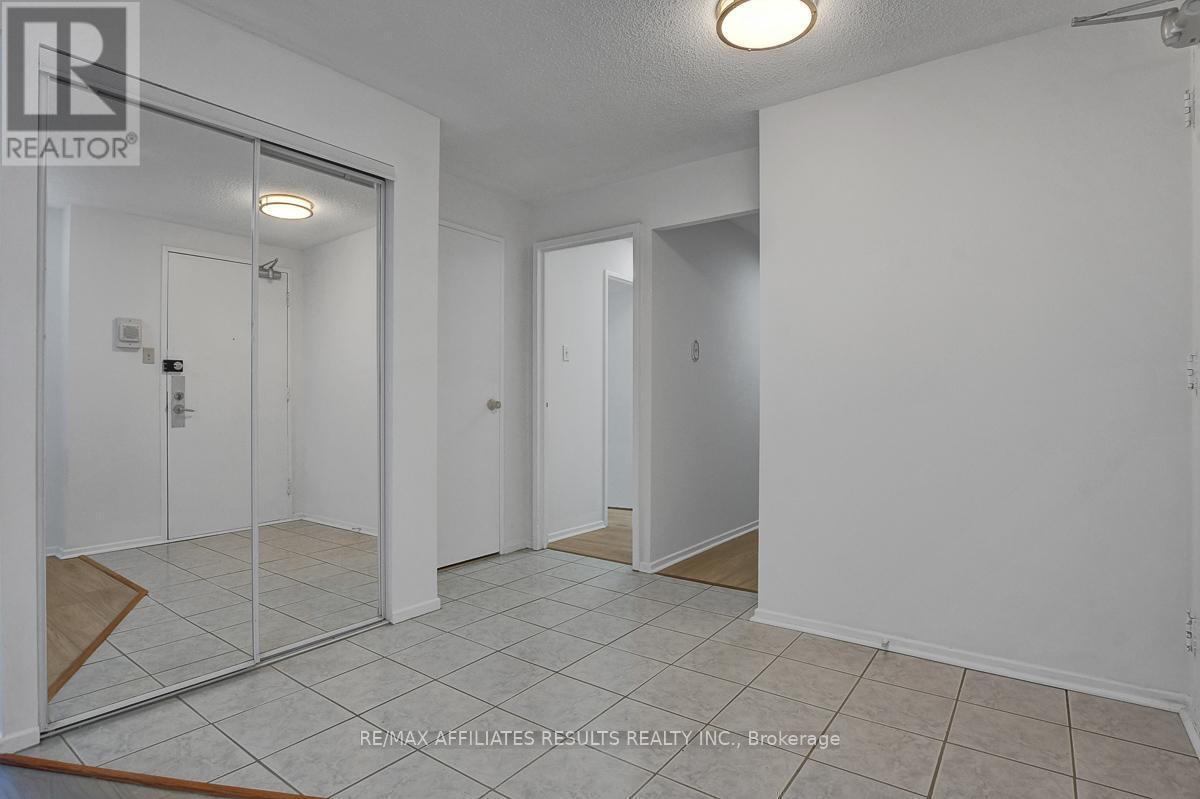 410 - 415 Greenview Avenue, Ottawa, ON - Indoor Photo Showing Other Room
