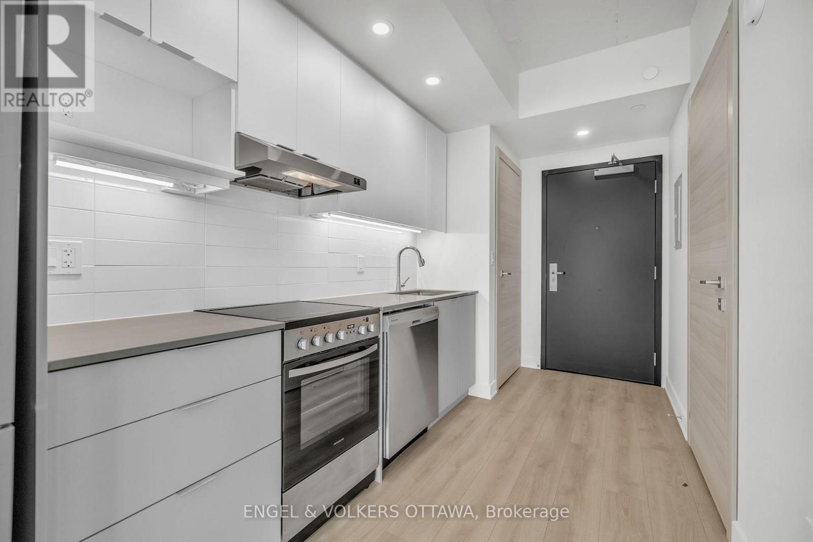 2107 - 199 Rideau Street, Ottawa, ON - Indoor Photo Showing Kitchen