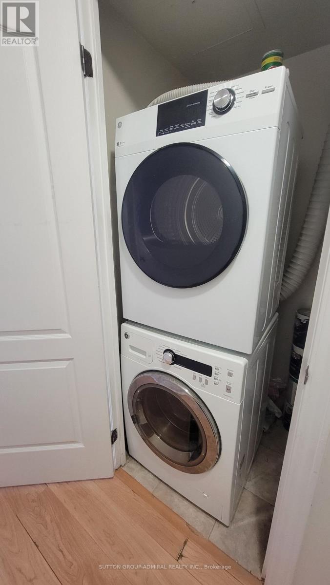 201 - 15 North Park Road, Vaughan, ON - Indoor Photo Showing Laundry Room