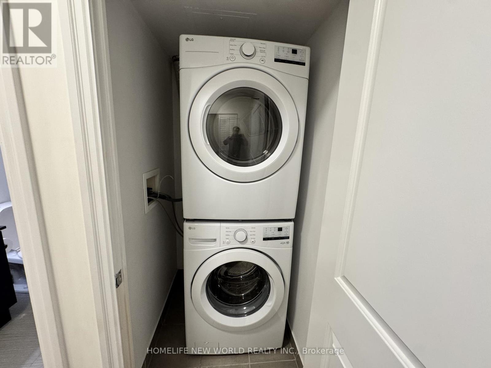 310 - 8110 Birchmount Road, Markham, ON - Indoor Photo Showing Laundry Room