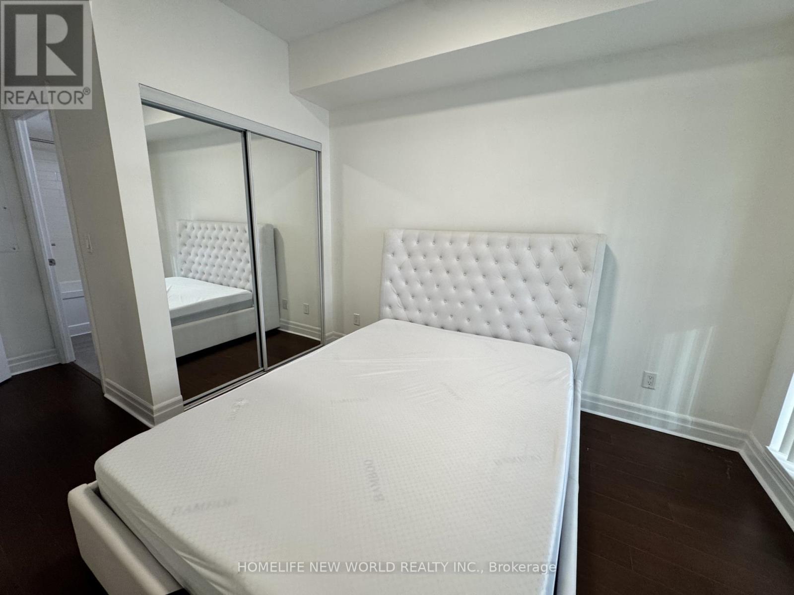 310 - 8110 Birchmount Road, Markham, ON - Indoor Photo Showing Bedroom