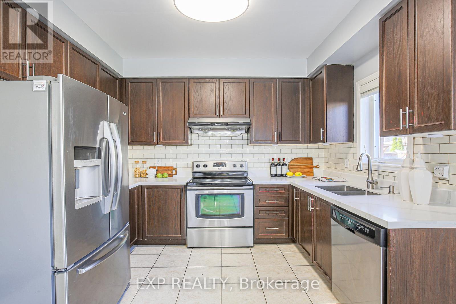 67 Pineforest Place, Markham, ON - Indoor Photo Showing Kitchen With Double Sink
