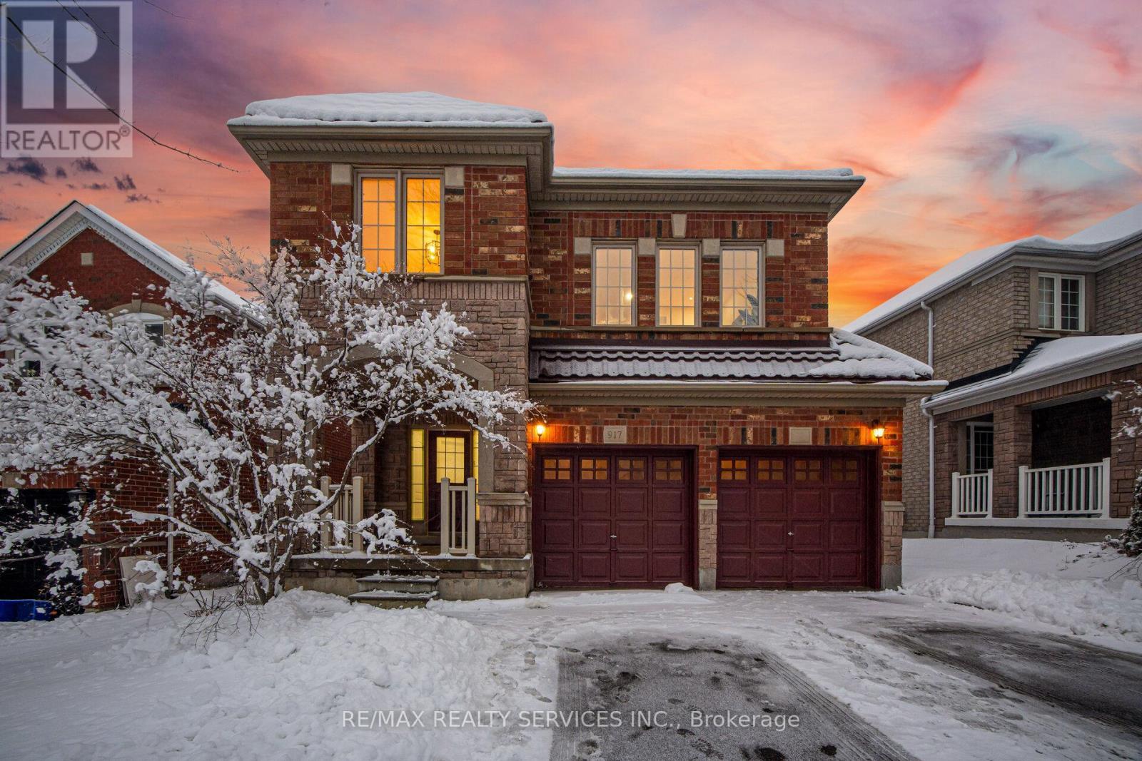 917 Joe Persechini Drive, Newmarket, ON - Outdoor