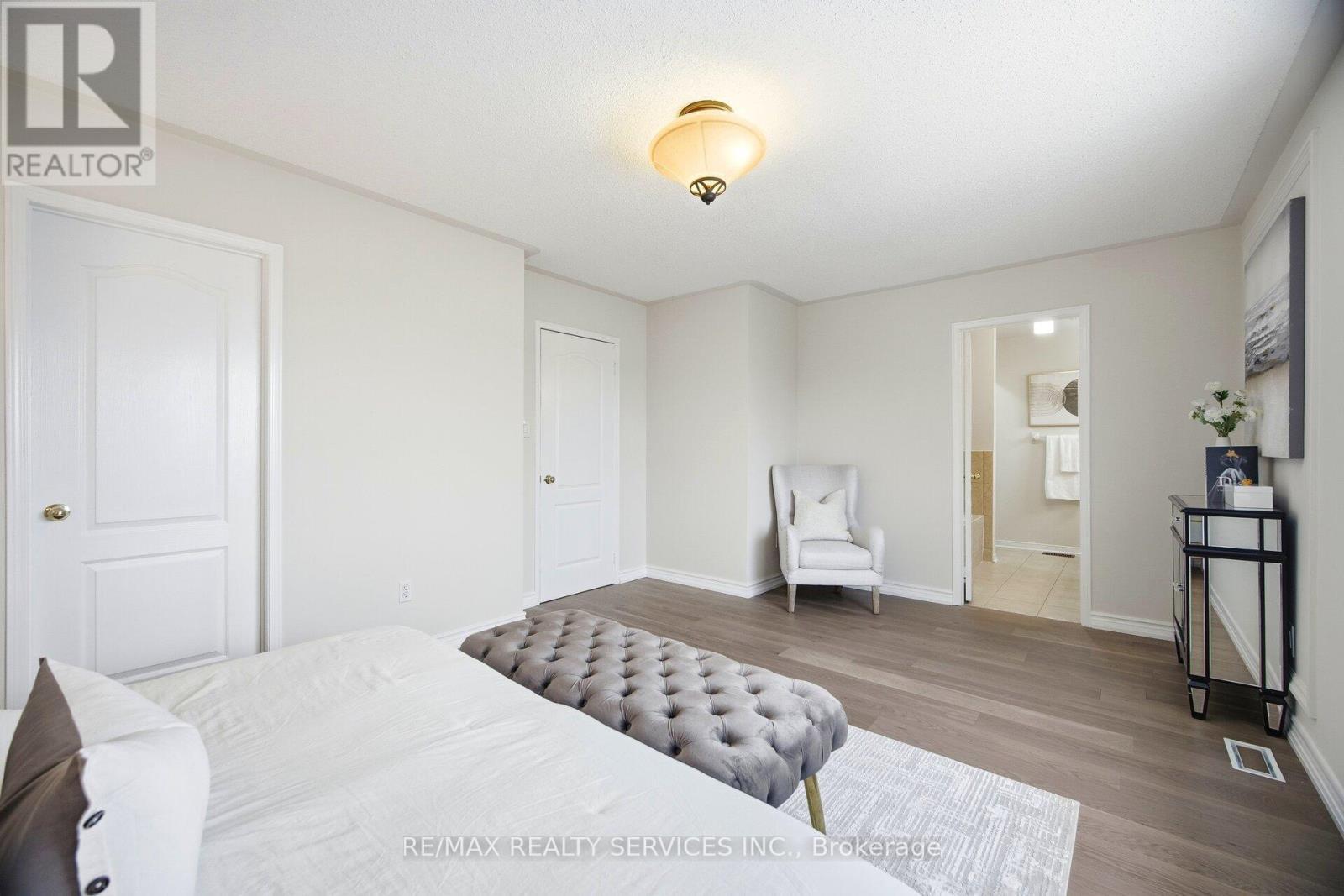 917 Joe Persechini Drive, Newmarket, ON - Indoor Photo Showing Bedroom