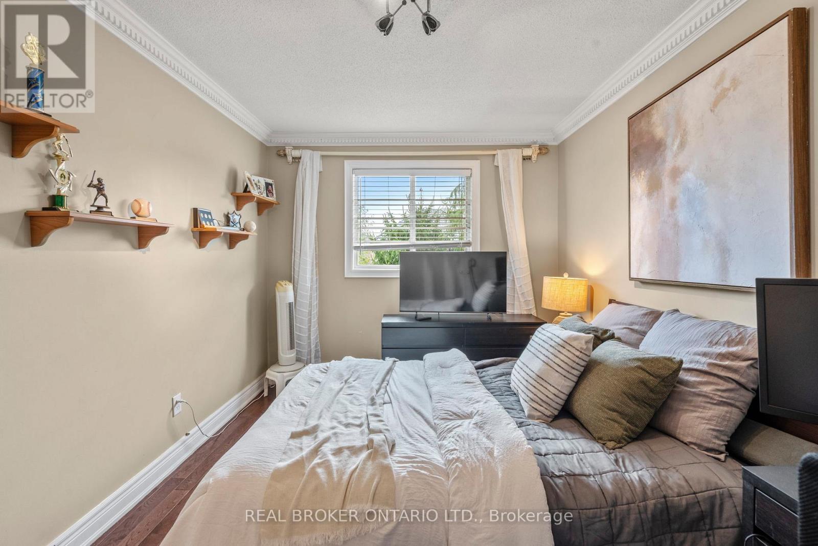 85 Laurier Avenue, Richmond Hill, ON - Indoor Photo Showing Bedroom