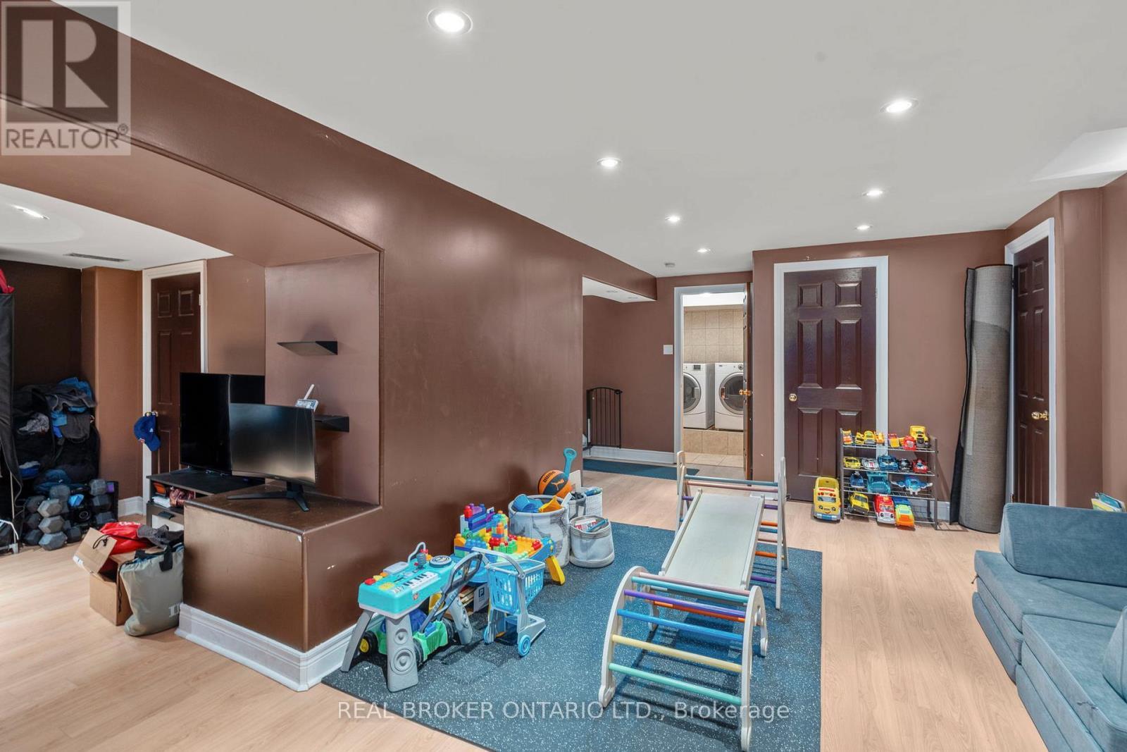 85 Laurier Avenue, Richmond Hill, ON - Indoor Photo Showing Other Room