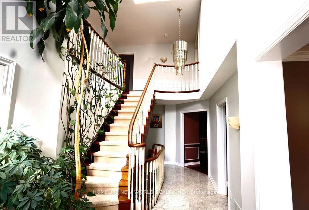 40 Ashdown Crescent, Richmond Hill, ON - Indoor Photo Showing Other Room