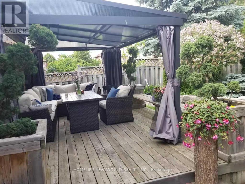 40 Ashdown Crescent, Richmond Hill, ON - Outdoor With Deck Patio Veranda With Exterior
