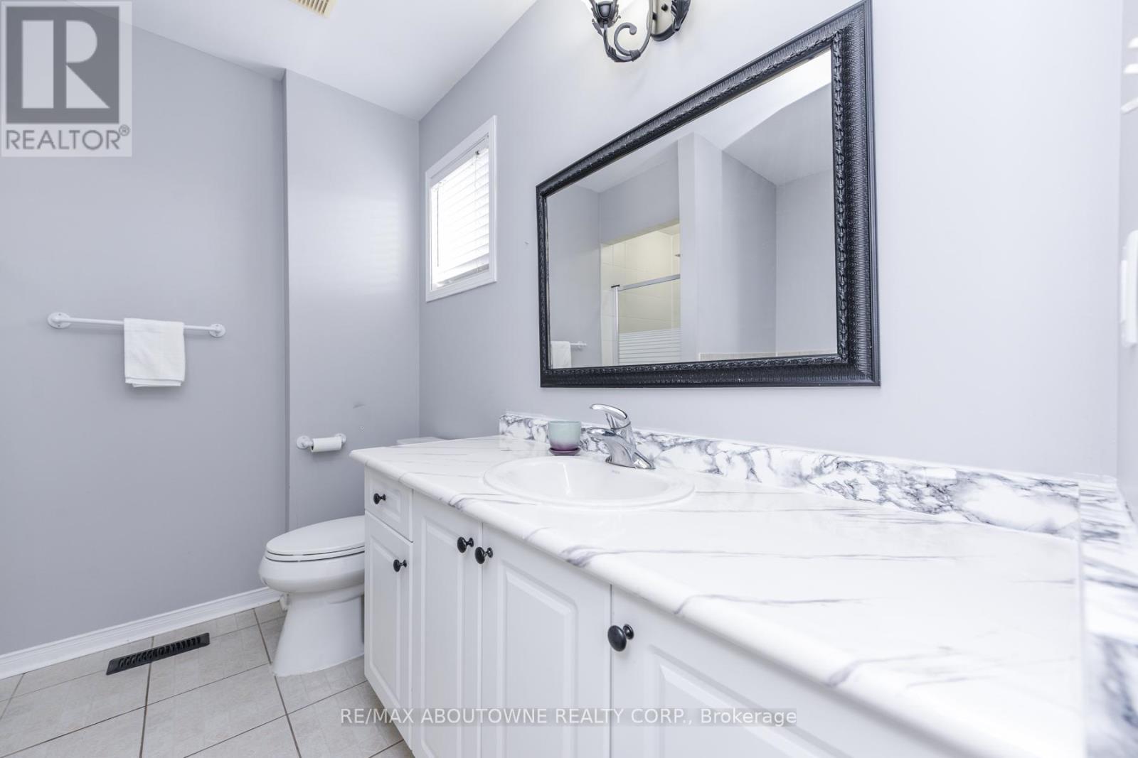 32 Lockheed Crescent, Brampton, ON - Indoor Photo Showing Bathroom