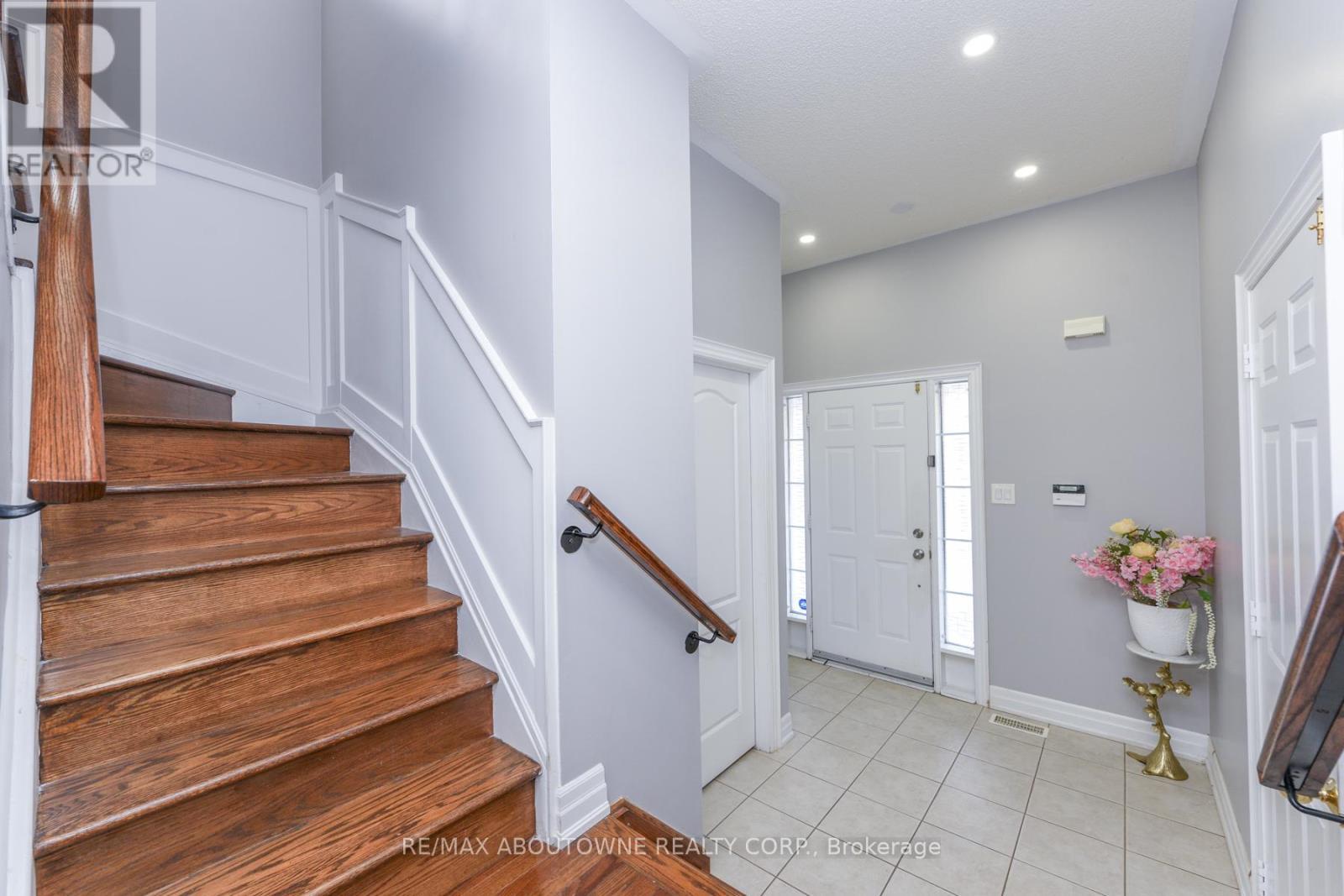 32 Lockheed Crescent, Brampton, ON - Indoor Photo Showing Other Room