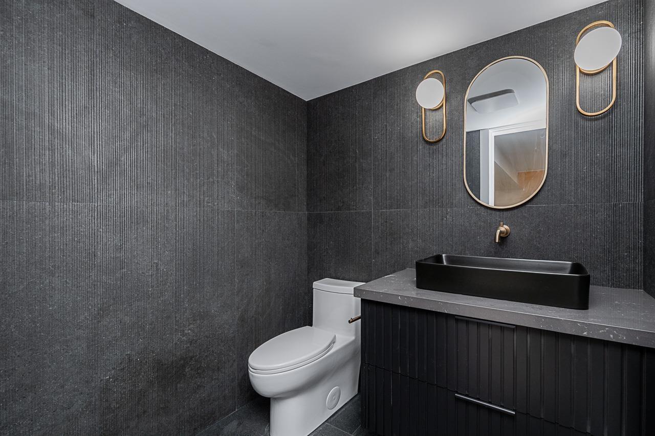 24430 56 Avenue, Langley, BC - Indoor Photo Showing Bathroom