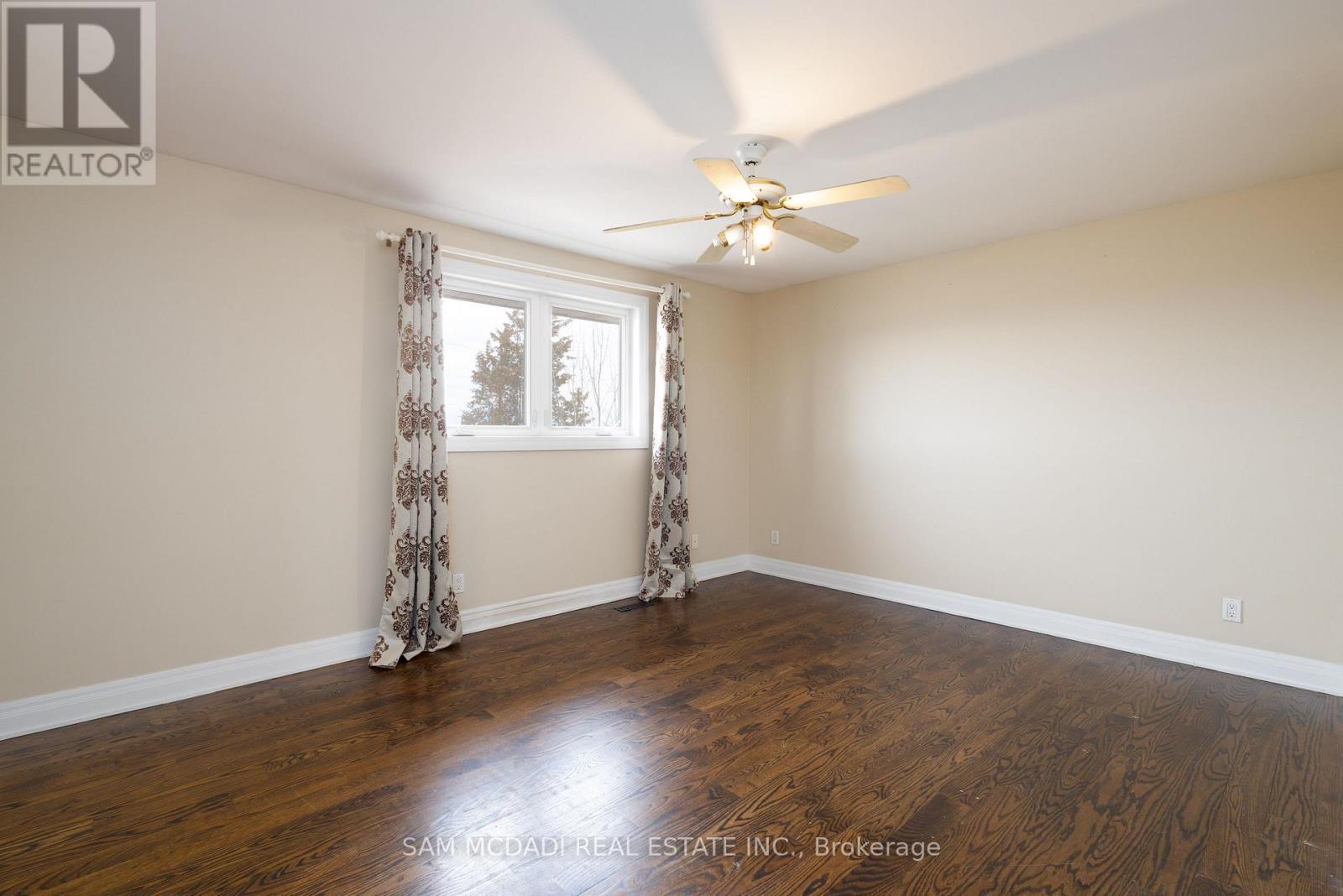 9747 Regional Road 20, Grimsby, ON - Indoor Photo Showing Other Room