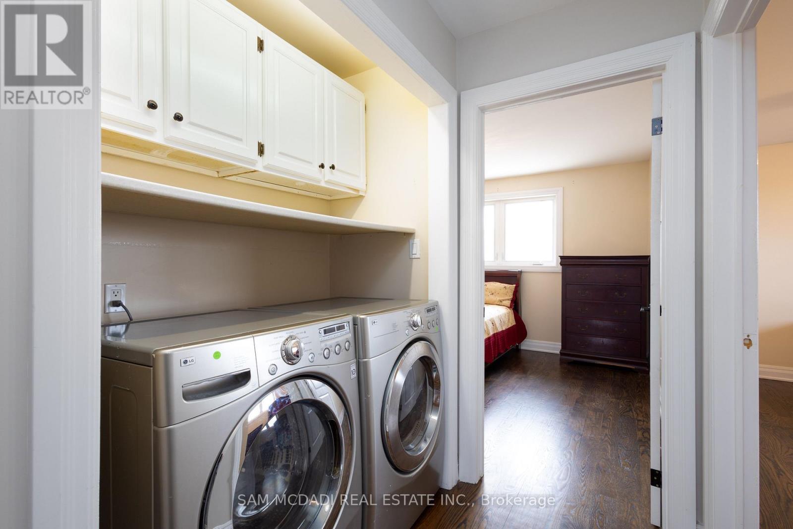 9747 Regional Road 20, Grimsby, ON - Indoor Photo Showing Laundry Room