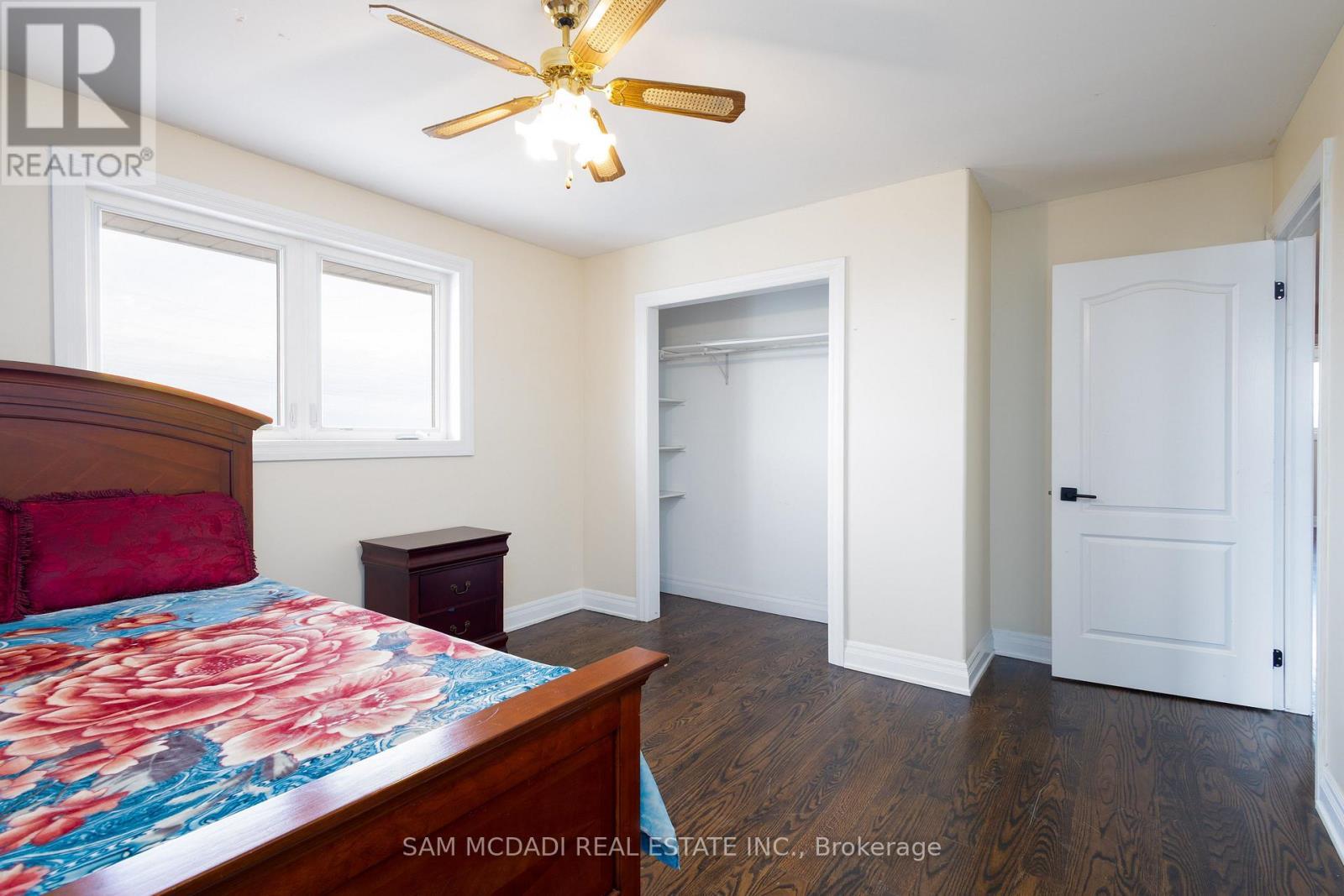 9747 Regional Road 20, Grimsby, ON - Indoor Photo Showing Bedroom