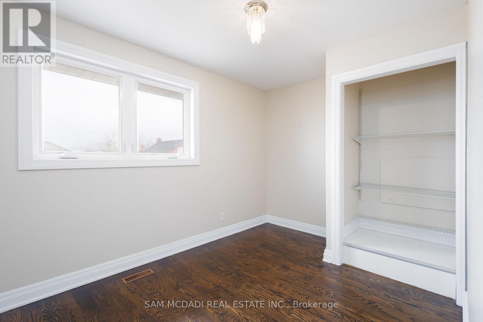 9747 Regional Road 20, Grimsby, ON - Indoor Photo Showing Other Room