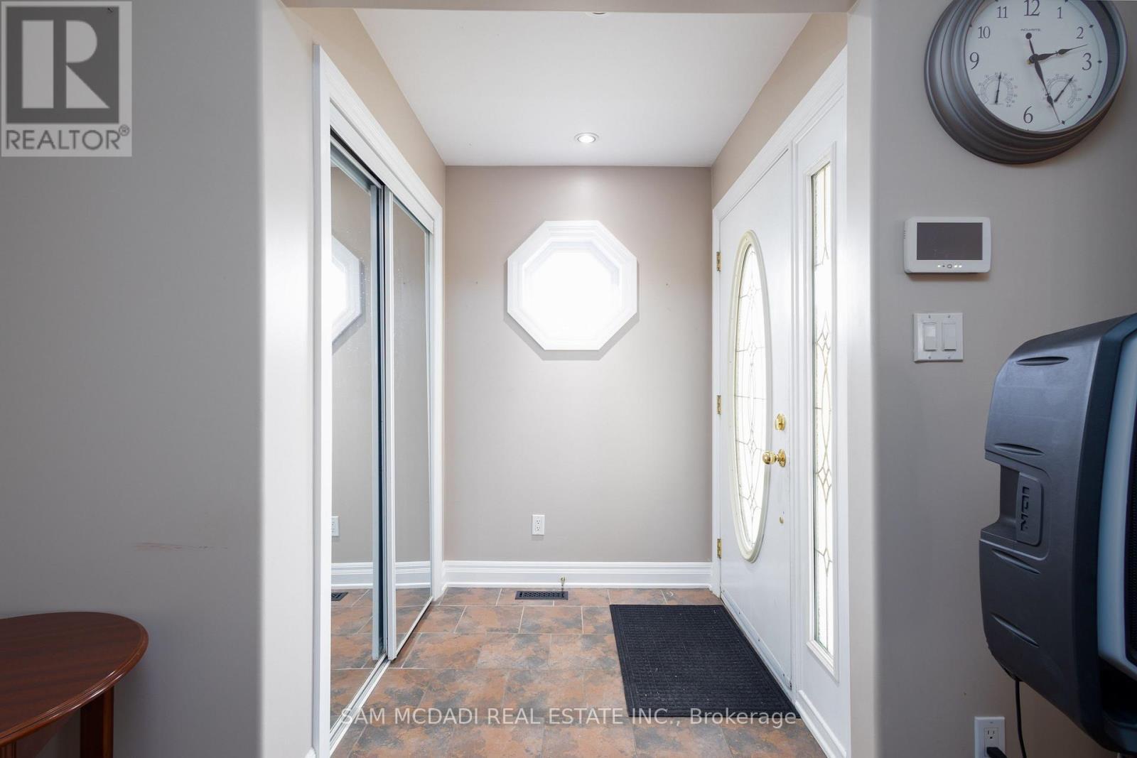 9747 Regional Road 20, Grimsby, ON - Indoor Photo Showing Other Room