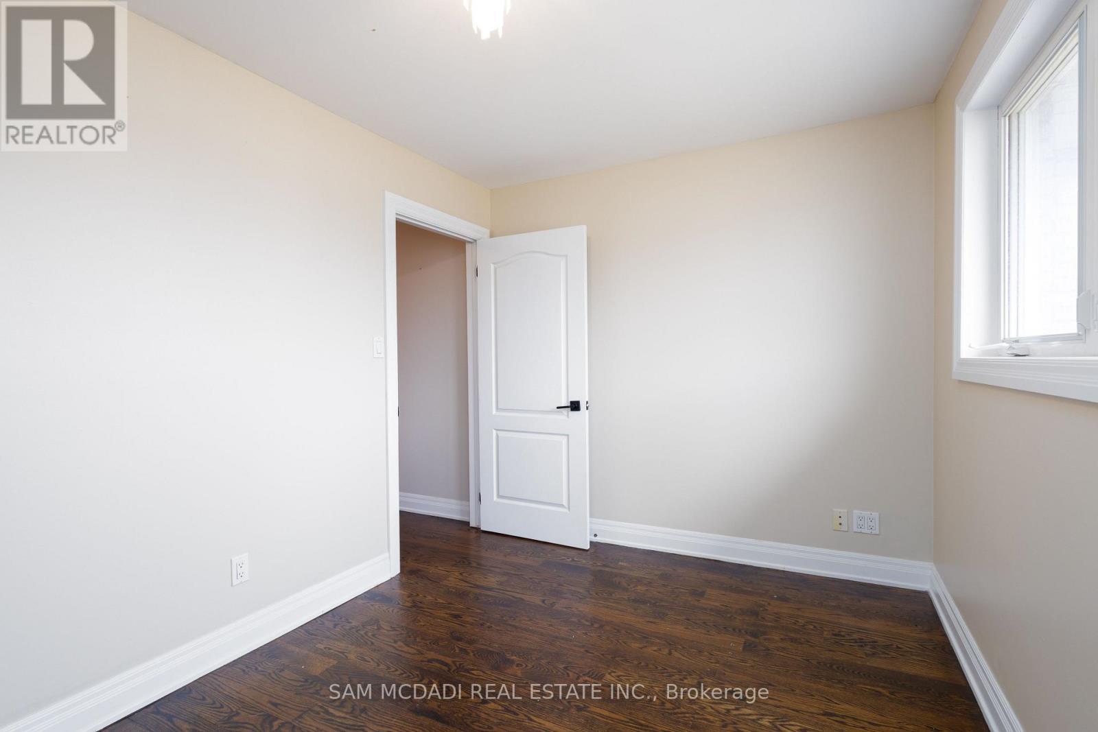 9747 Regional Road 20, Grimsby, ON - Indoor Photo Showing Other Room