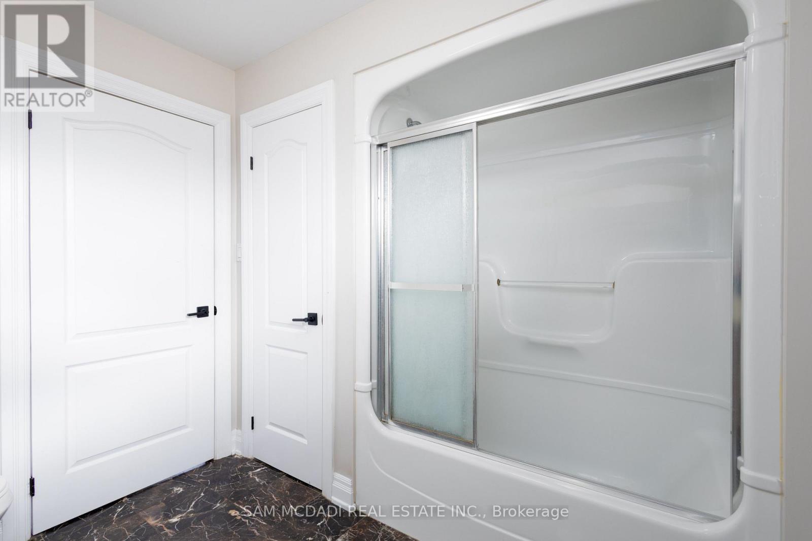 9747 Regional Road 20, Grimsby, ON - Indoor