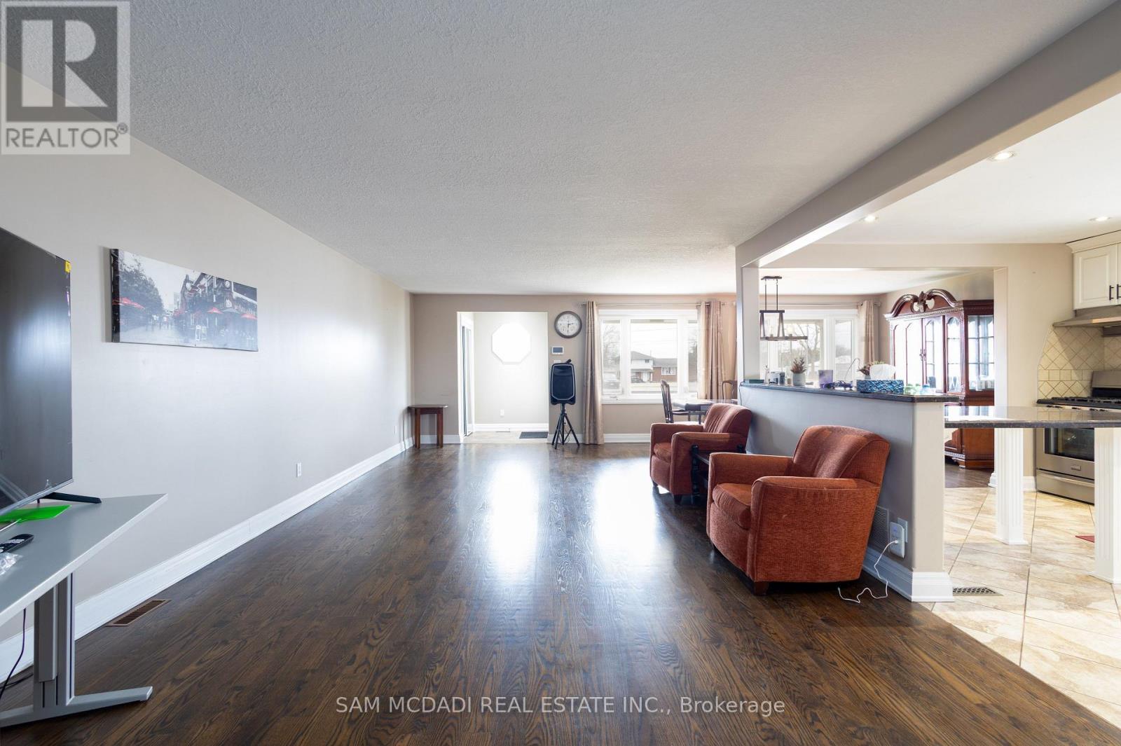 9747 Regional Road 20, Grimsby, ON - Indoor