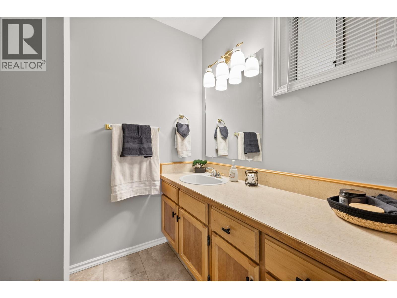 3096 South Main Street Unit# 23, Penticton, BC - Indoor Photo Showing Bathroom