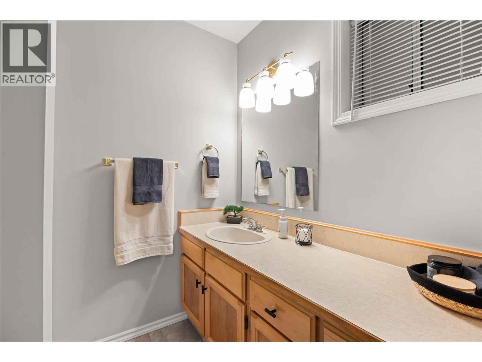3096 South Main Street Unit# 23, Penticton, BC - Indoor Photo Showing Bathroom