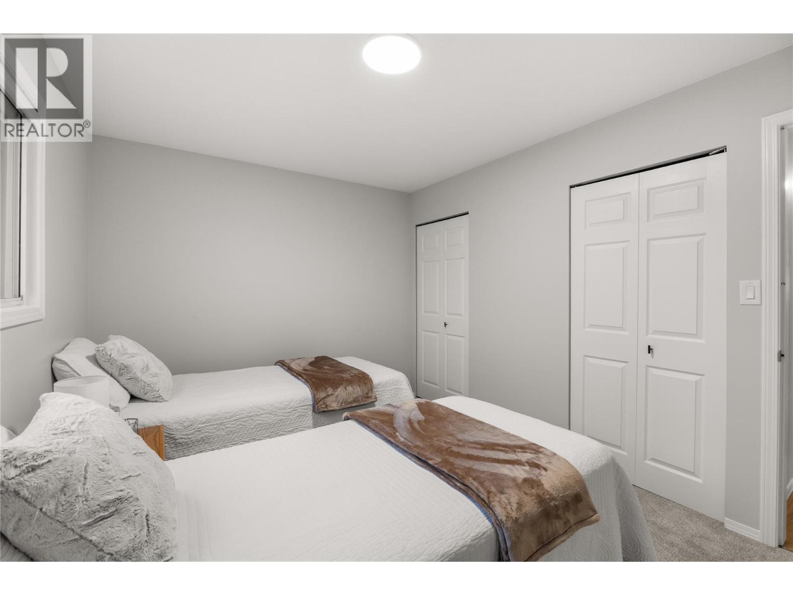 3096 South Main Street Unit# 23, Penticton, BC - Indoor Photo Showing Bedroom