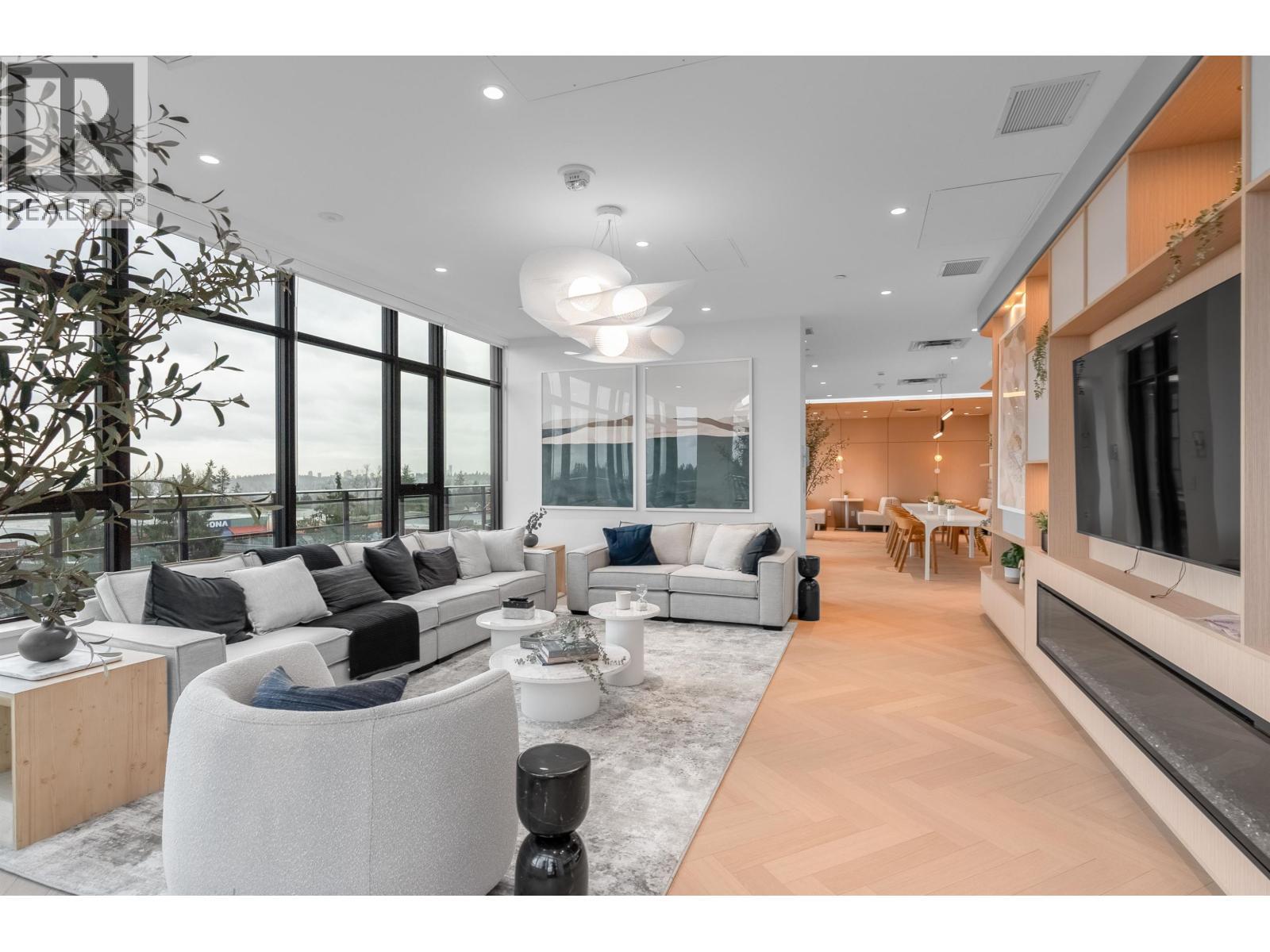 2307 505 Nelson Street, Coquitlam, BC - Indoor Photo Showing Living Room