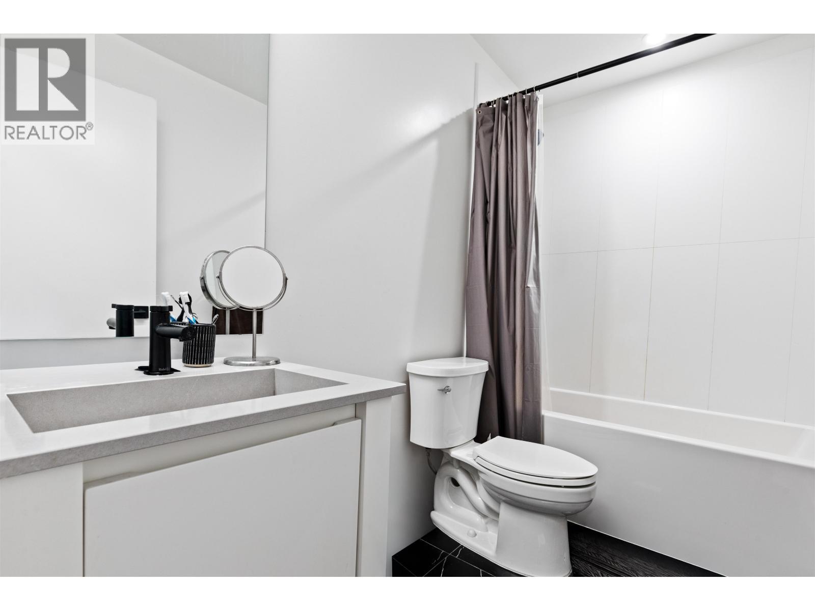 2404 2180 Kelly Avenue, Port Coquitlam, BC - Indoor Photo Showing Bathroom