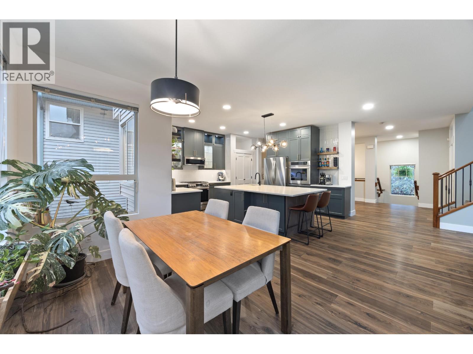 24440 Mcclure Drive, Maple Ridge, BC - Indoor Photo Showing Dining Room