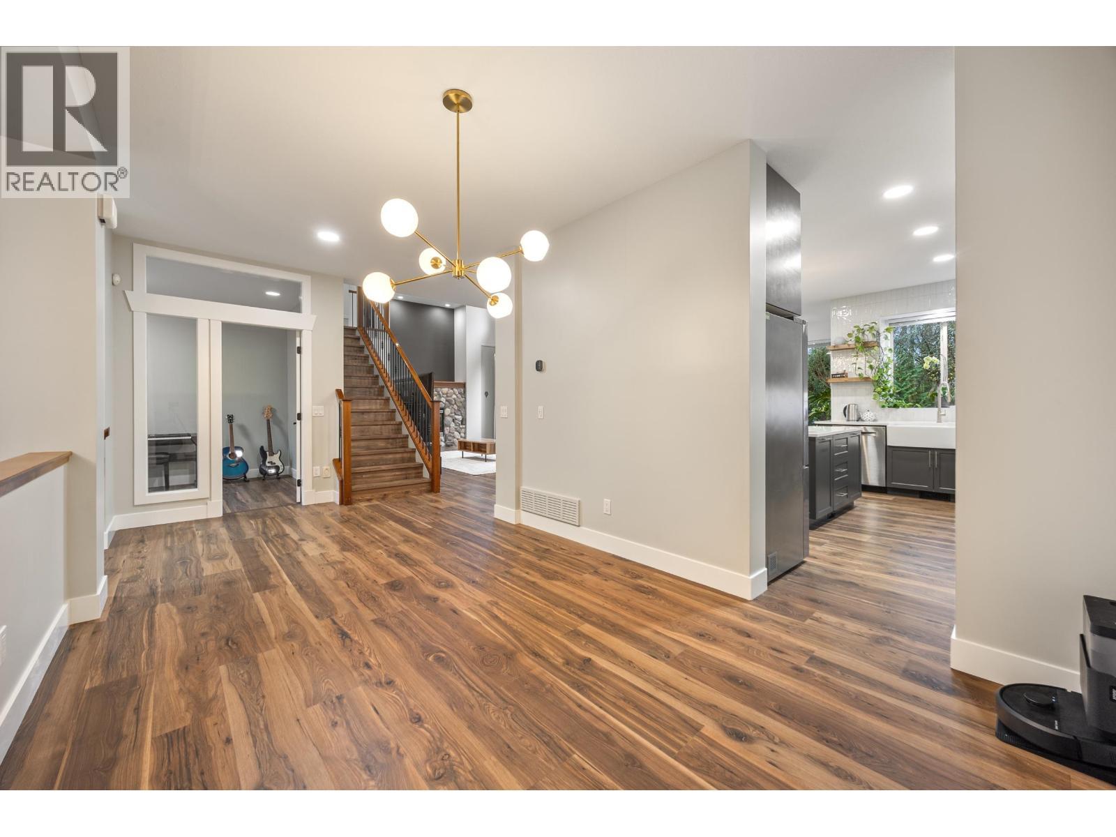 24440 Mcclure Drive, Maple Ridge, BC - Indoor