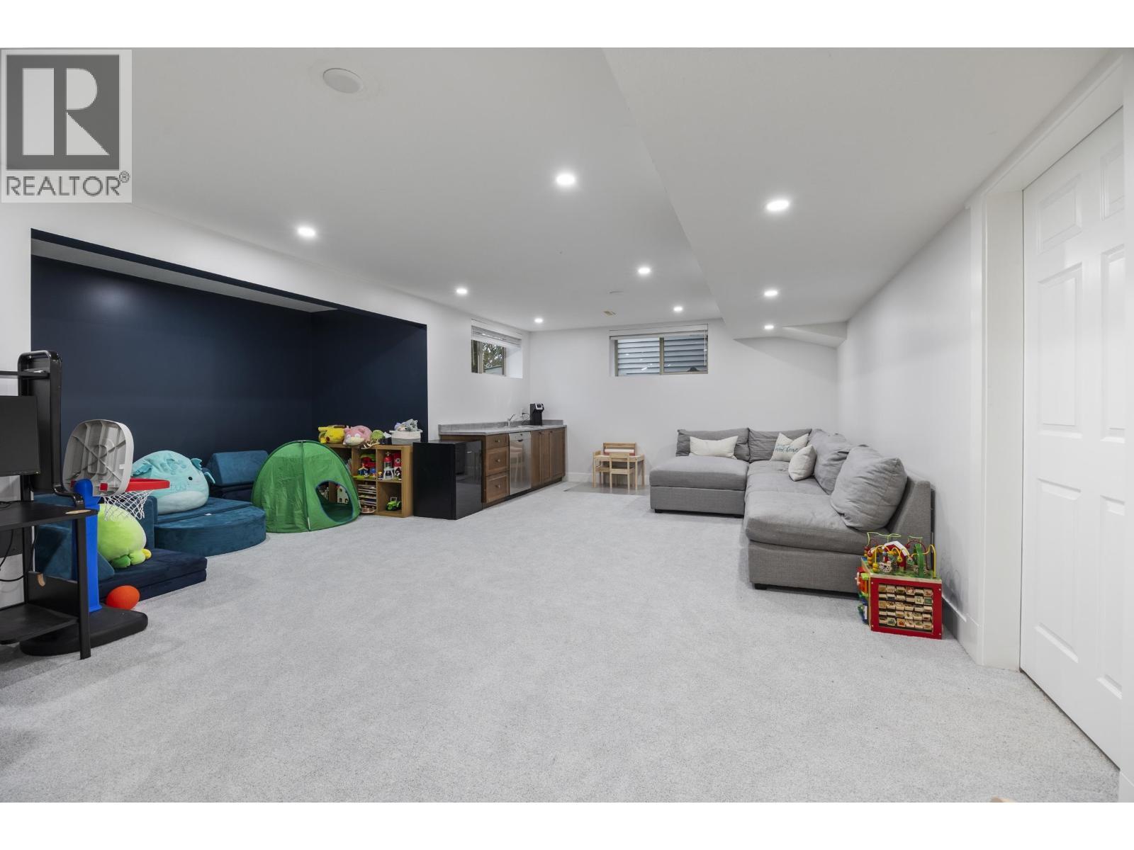 24440 Mcclure Drive, Maple Ridge, BC - Indoor