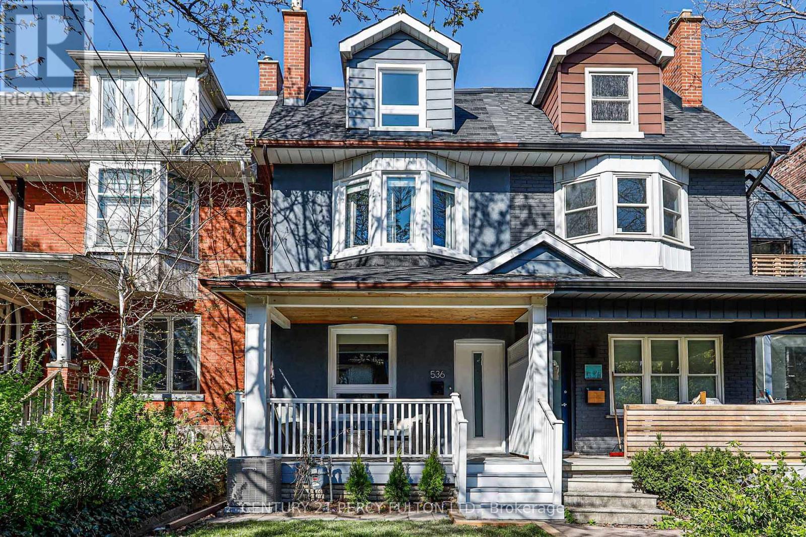 536 Crawford Street, Toronto, ON - Outdoor With Facade