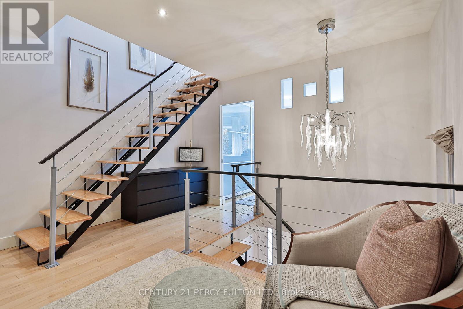 536 Crawford Street, Toronto, ON - Indoor Photo Showing Other Room