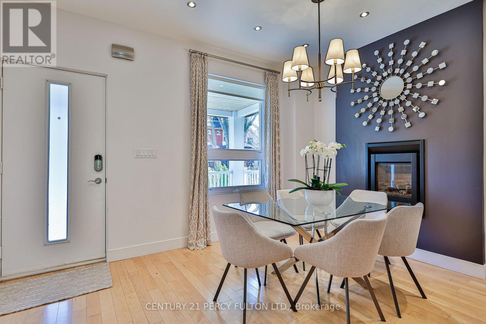 536 Crawford Street, Toronto, ON - Indoor Photo Showing Dining Room With Fireplace