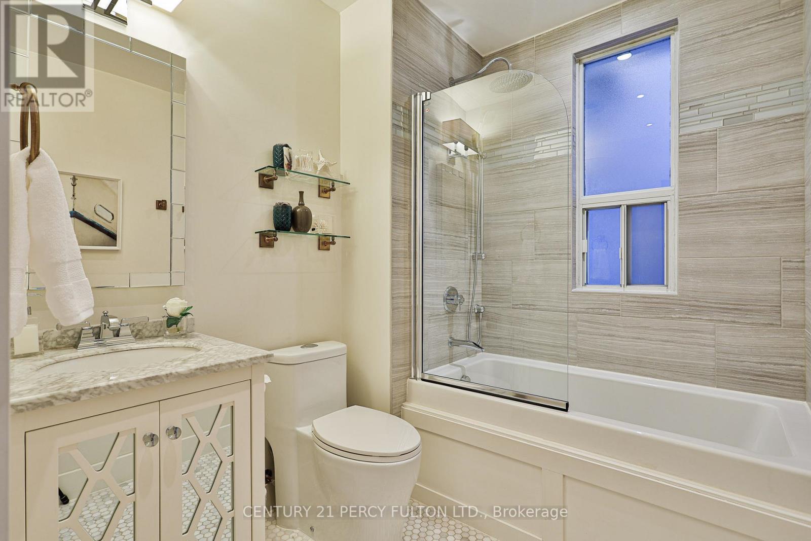 536 Crawford Street, Toronto, ON - Indoor Photo Showing Bathroom