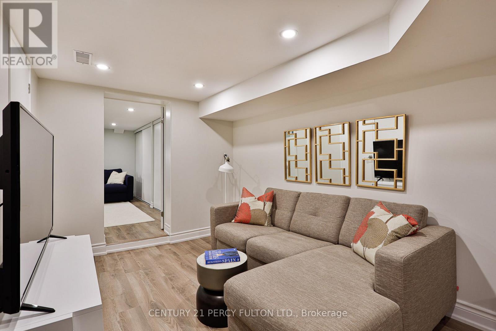 536 Crawford Street, Toronto, ON - Indoor