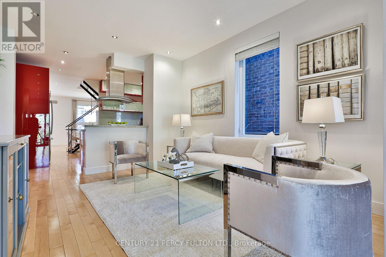 536 Crawford Street, Toronto, ON - Indoor Photo Showing Living Room