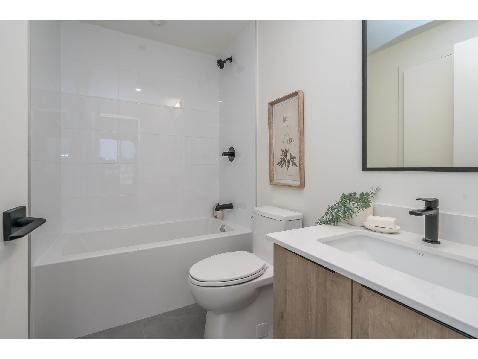 A411 7980 206A Street, Langley, BC - Indoor Photo Showing Bathroom