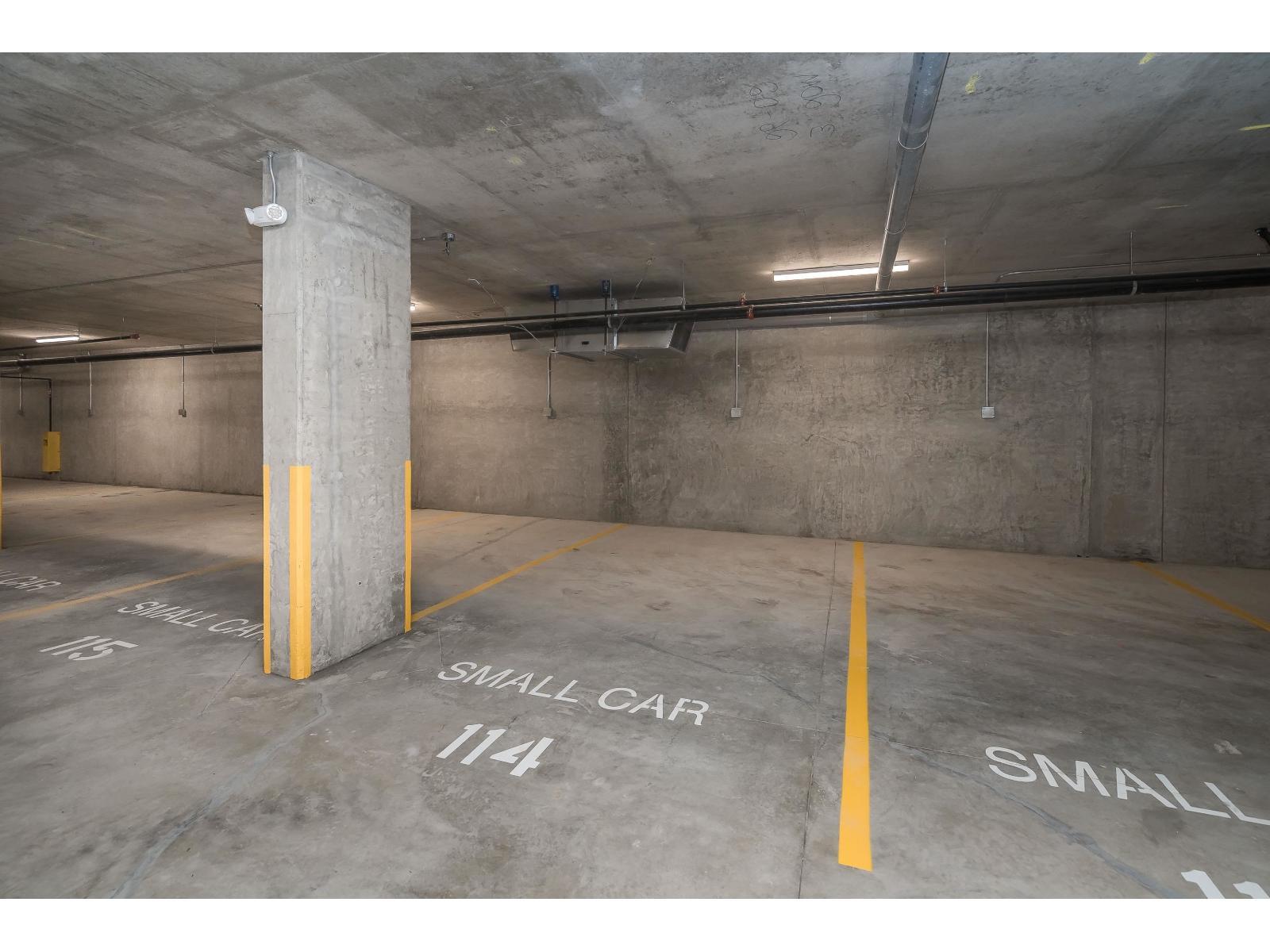 A411 7980 206A Street, Langley, BC - Indoor Photo Showing Garage