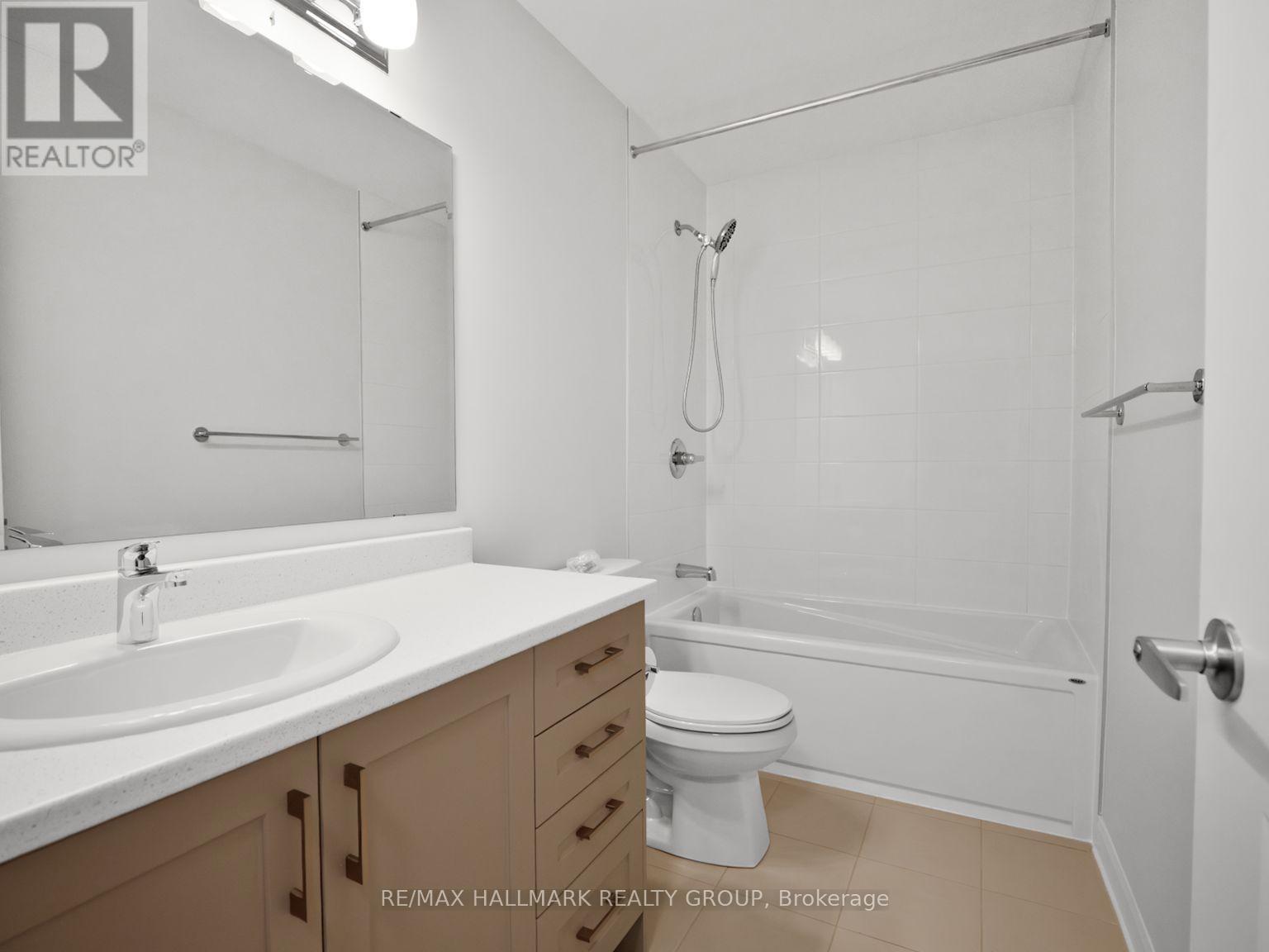 18 - 401 Glenroy Gilbert Drive, Ottawa, ON - Indoor Photo Showing Bathroom