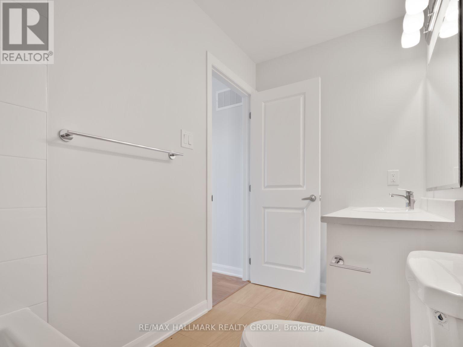 18 - 401 Glenroy Gilbert Drive, Ottawa, ON - Indoor Photo Showing Bathroom