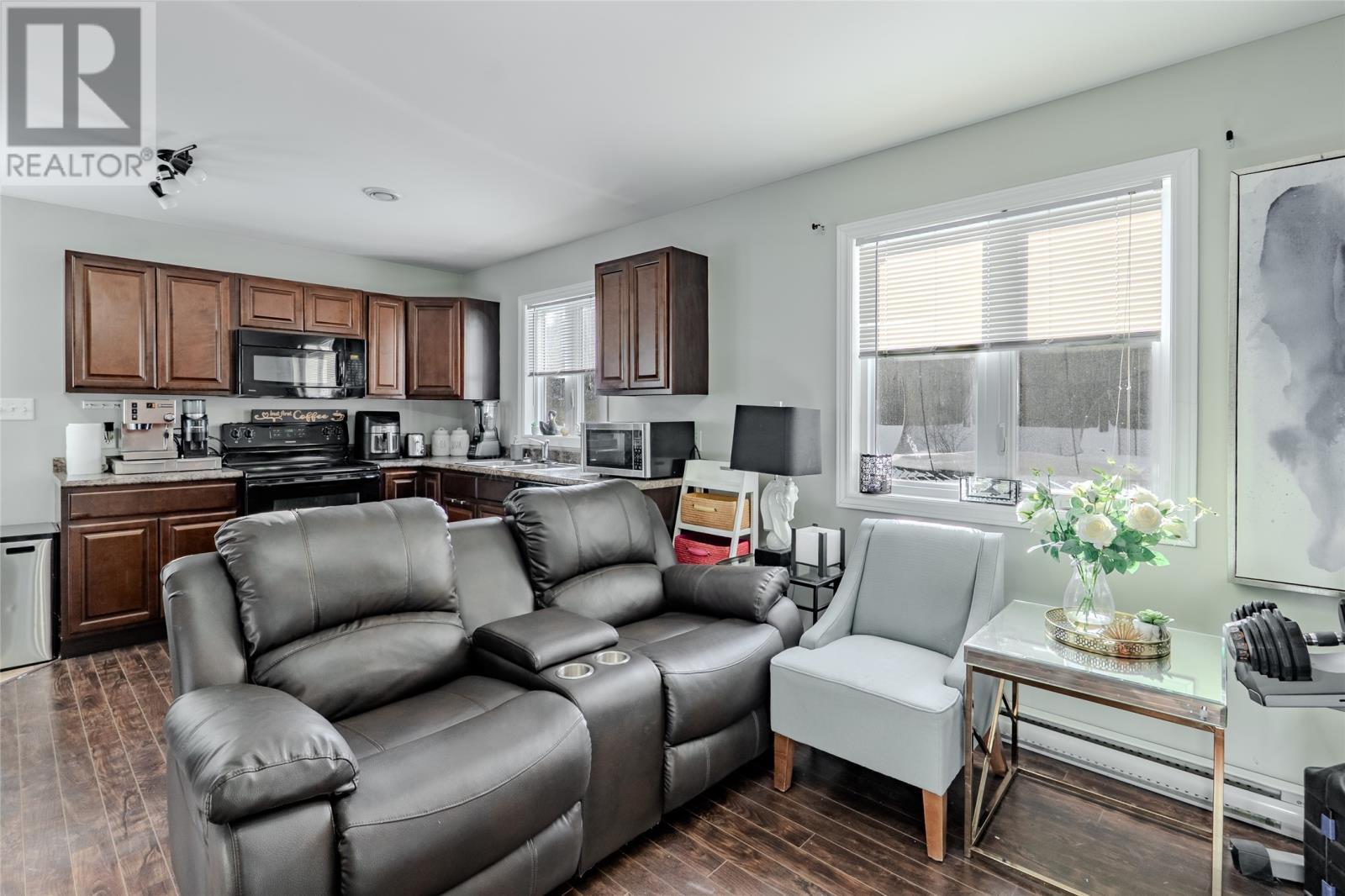49 Magee Drive, Paradise, NL - Indoor Photo Showing Living Room