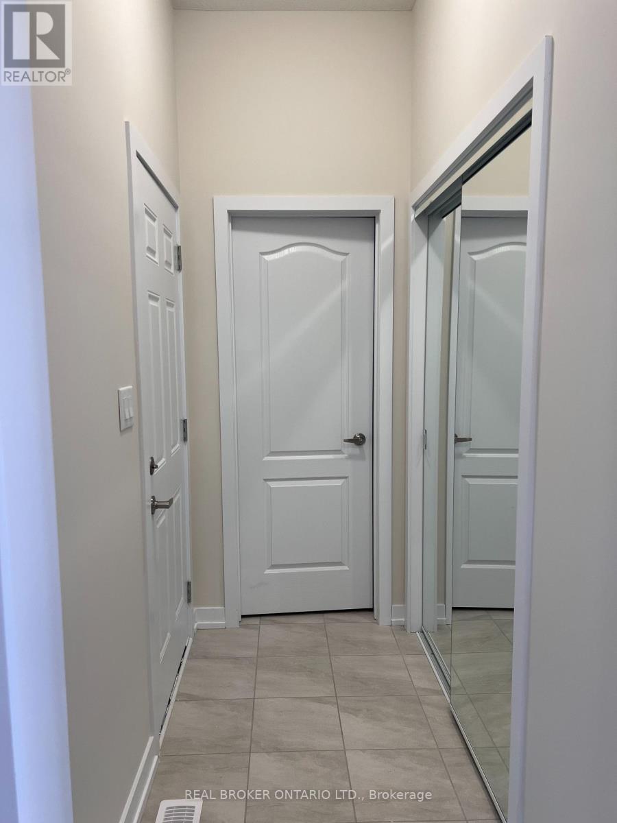 90 Sunflower Crescent, Thorold (Hurricane/Merrittville), ON - Indoor Photo Showing Other Room