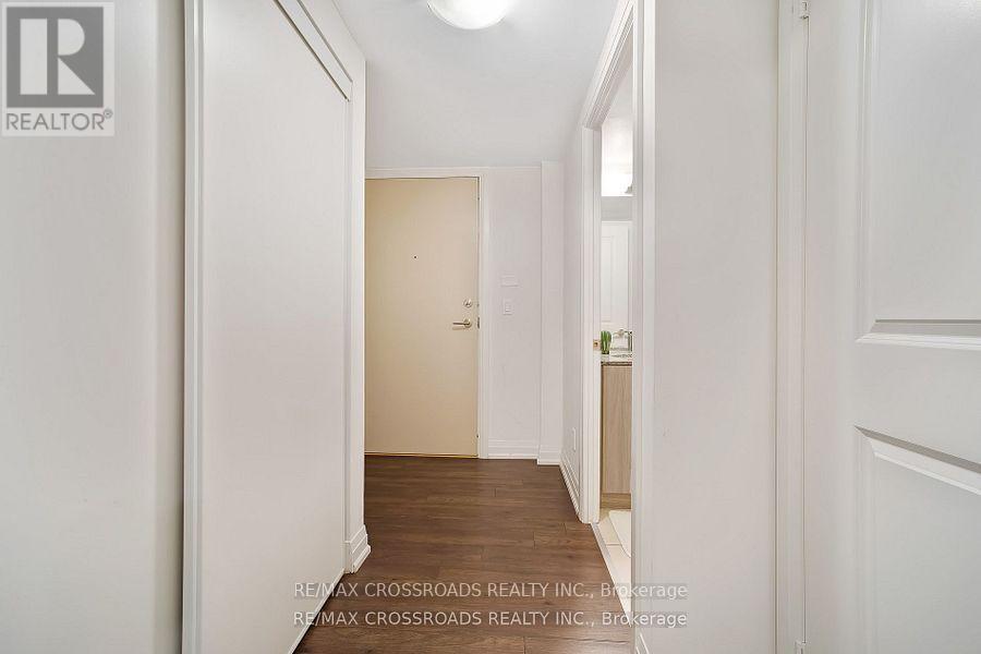 1910 - 20 Meadowglen Place, Toronto, ON